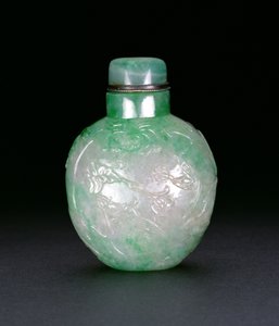 用野鸡和蝴蝶装饰的烧瓶，c.1780-1850（玉） 作者 中文学校